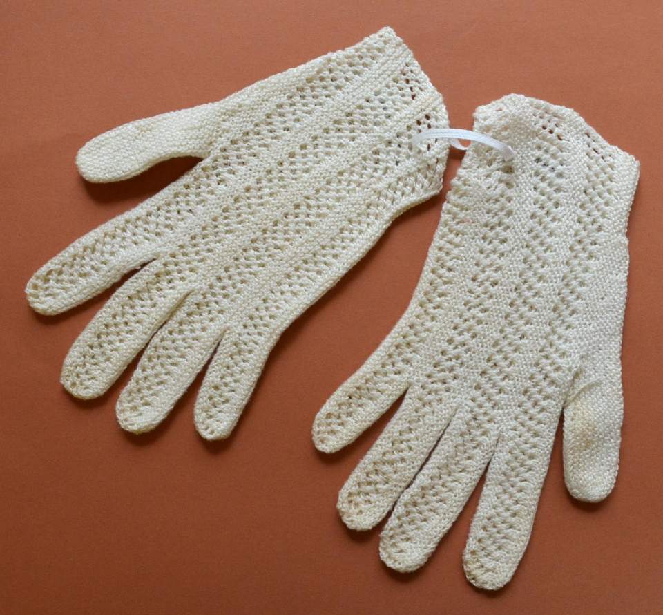 1 Paar Damenhandschuhe, Handschuhe