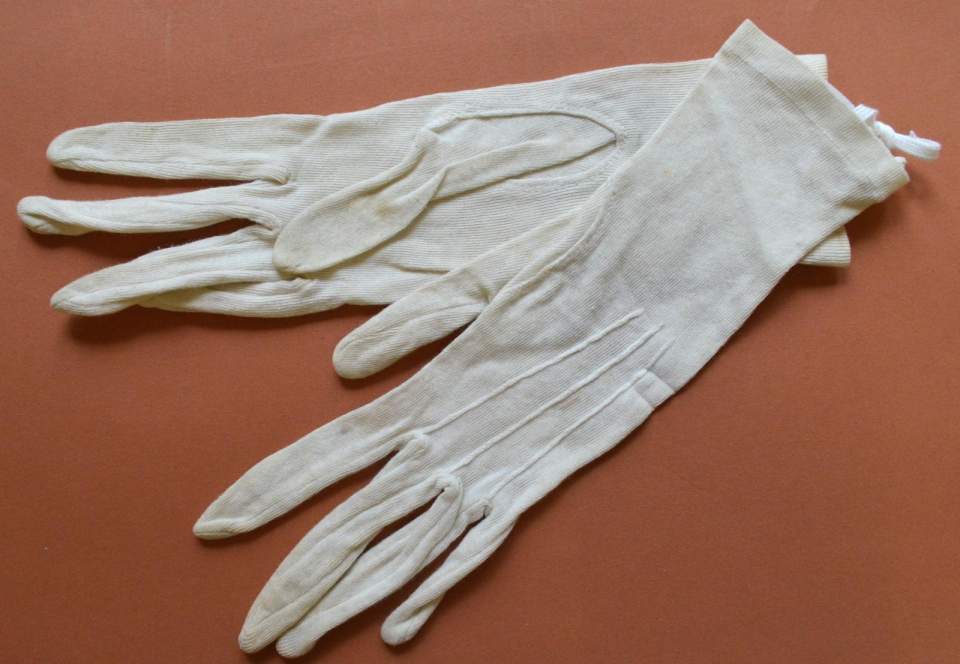 1 Paar Damenhandschuhe, Handschuhe