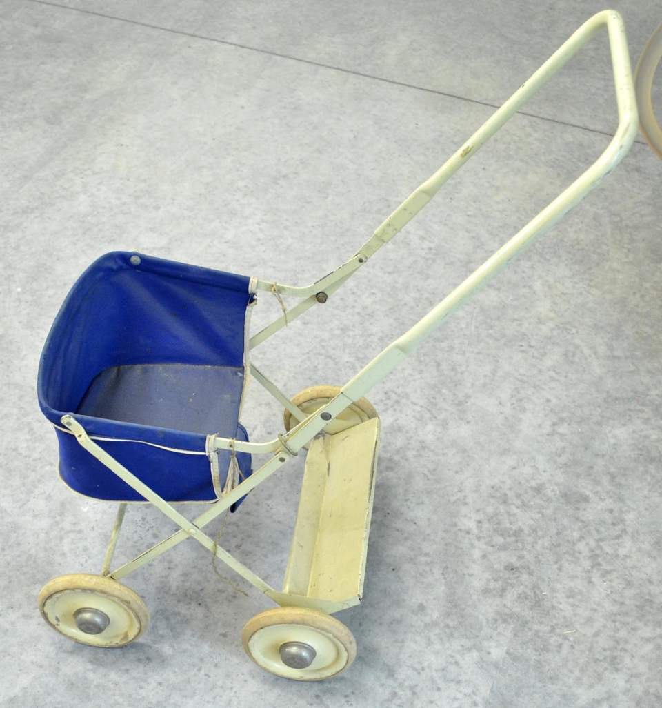 Puppenwagen