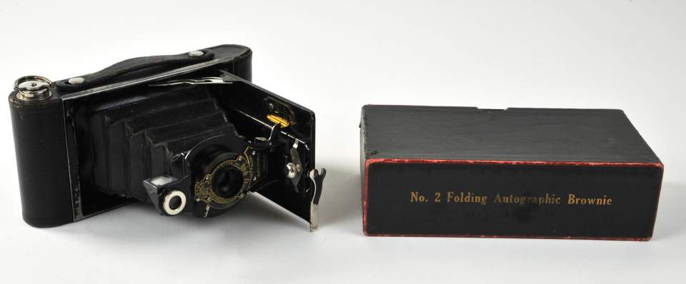 Fotokamera "No 2 Folding Autographic Brownie"