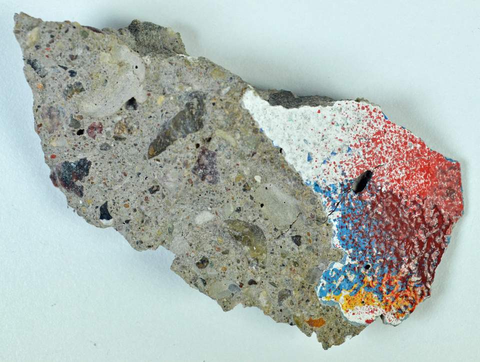 Stein aus der Berliner Mauer