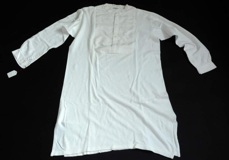 Hemd oder Kleid, Unterhemd