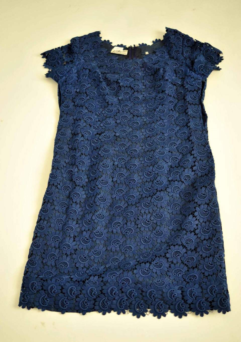 Stickereikleid, Damenkleid