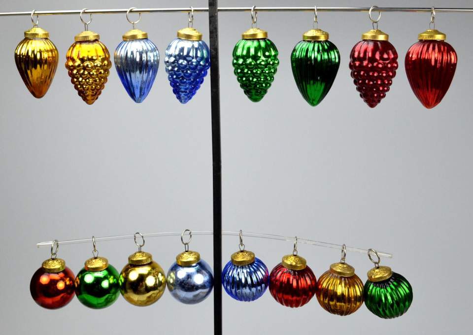 Weihnachtsschmuck,, Glasschmuck aus Indien, 16 Kugeln