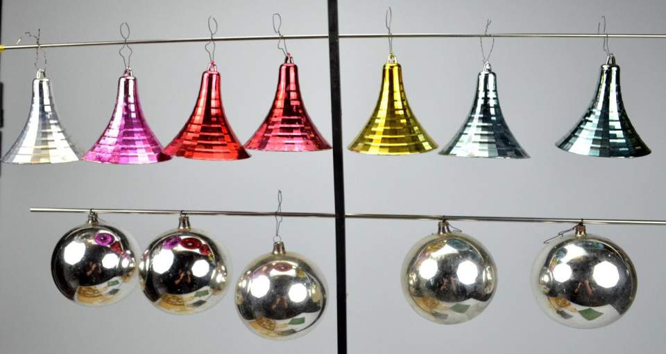 Weihnachtsschmuck, Christbaumschmuck, 7 Glocken, 5 Kugeln