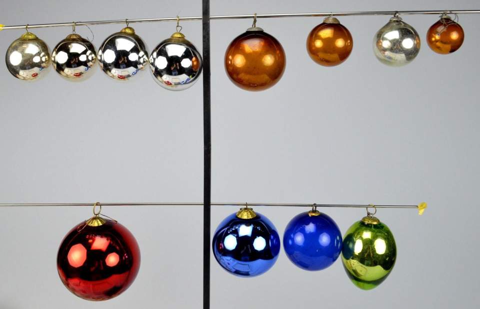 Weihnachtsschmuck, 12 Christbaumkugeln