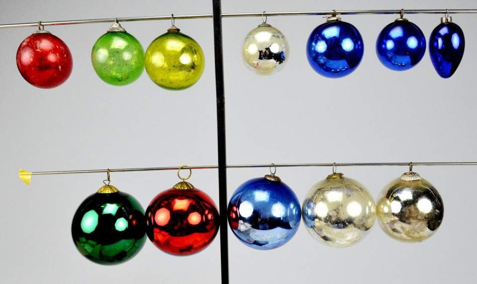 Weihnachtsschmuck, 12 Christbaumkugeln