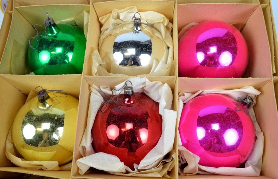 Weihnachtsschmuck, 6 Christbaumkugeln