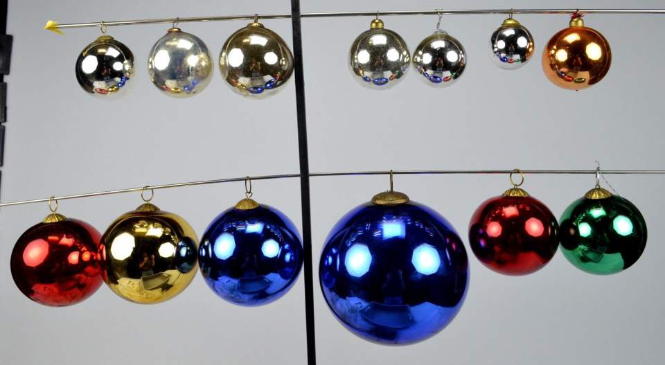 Weihnachtsschmuck, 13 Christbaumkugeln (Replikate von 1842 ?)