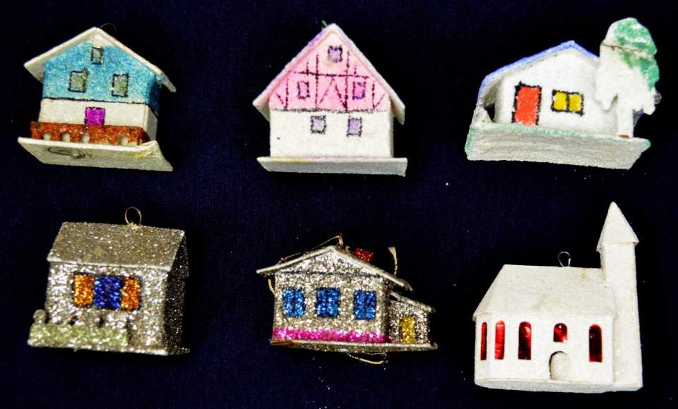 Weihnachtsschmuck, Christbaumschmuck, 6 Häuschen  aus Karton