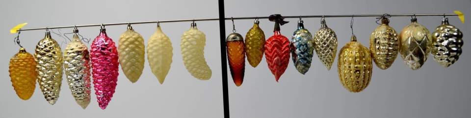Weihnachtsschmuck, 16 Christbaumkugeln in Tannzapfenform