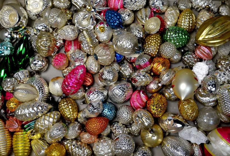 Weihnachtsschmuck, 147 versch. Christbaumkugeln