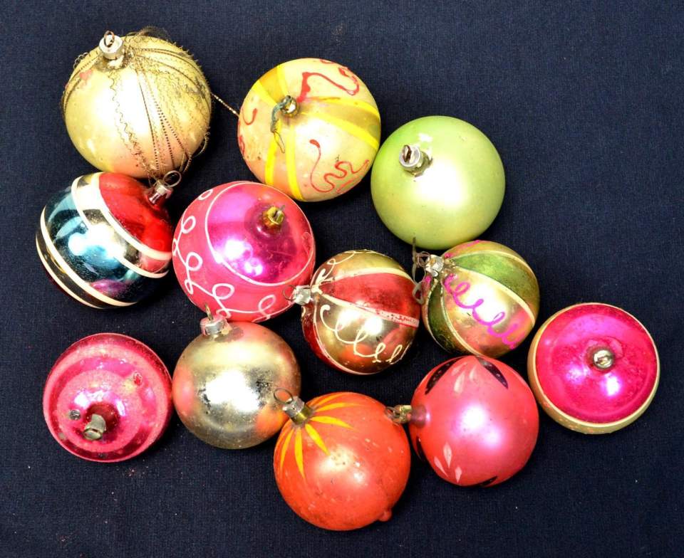 Weihnachtsschmuck, 12 Christbaumkugeln