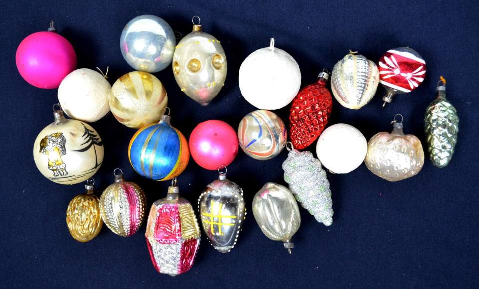 Weihnachtsschmuck, 22 Christbaumkugeln