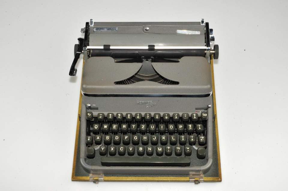 Schreibmaschine Hermes 2000