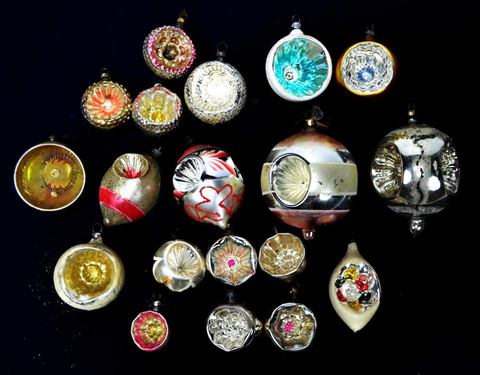 Weihnachtsschmuck, 19 Christbaumkugeln, sog. Reflexe