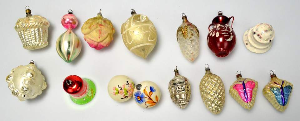 Weihnachtsschmuck, 15 Objekte versch. Form, aus versch. Material