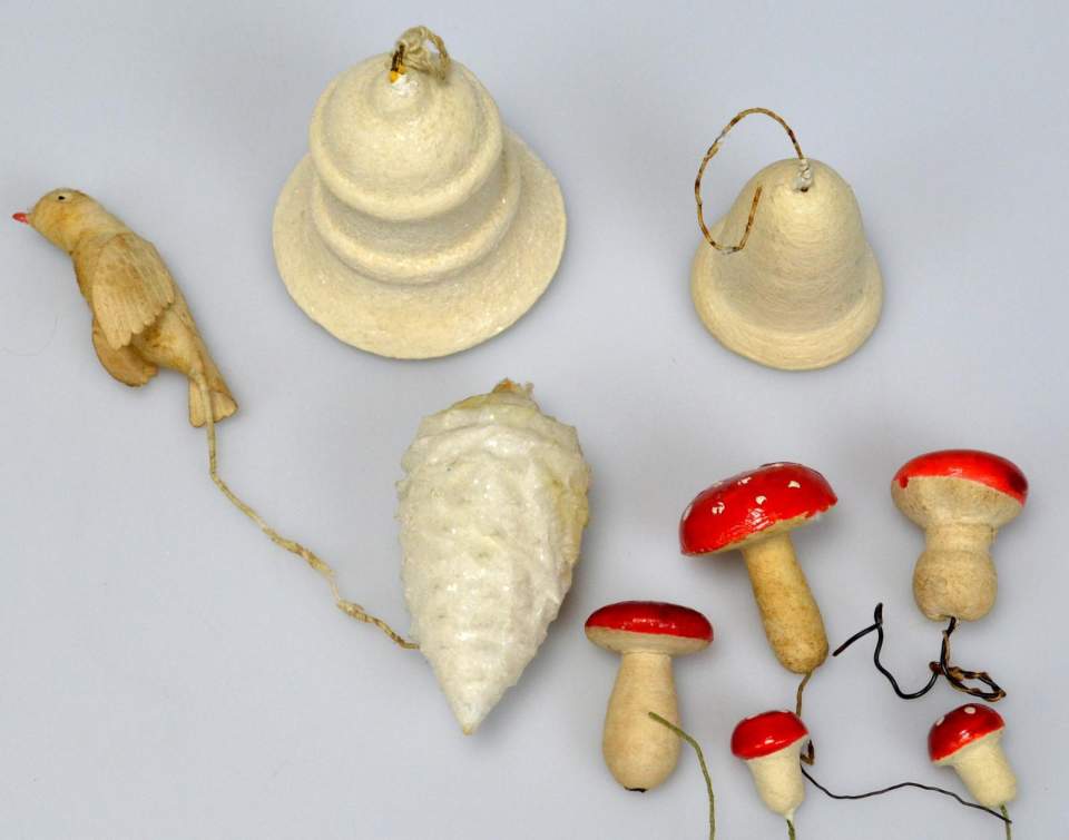 Weihnachtsschmuck, 9 Objekte aus Watte