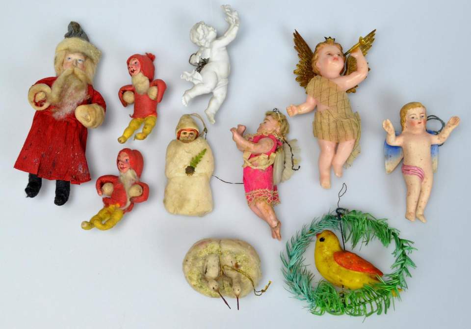 Weihnachtsschmuck, 10 Objekte aus Watte, Wachs, Porzellan, Keramik