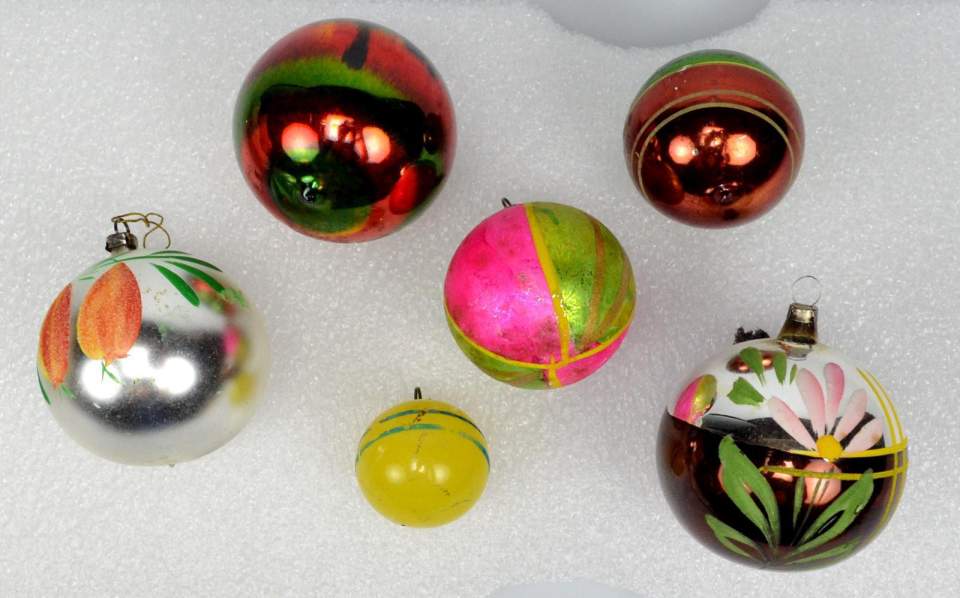 Weihnachtsschmuck, 6 Christbaumkugeln
