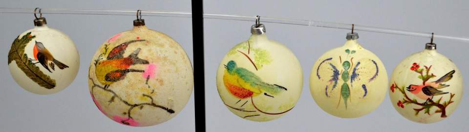 Weihnachtsschmuck, 5 Christbaumkugeln mit Vogeldarstellungen