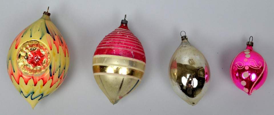 Weihnachtsschmuck, 4 Christbaumkugeln