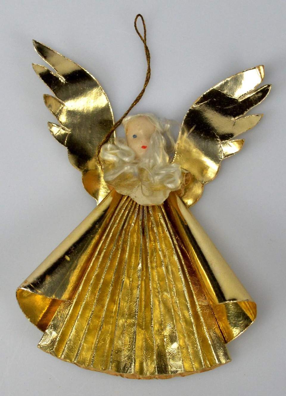 Weihnachtsschmuck, Engel aus Goldcrèpepapier