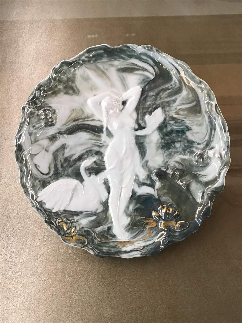 Leda und der Schwan, Wandteller