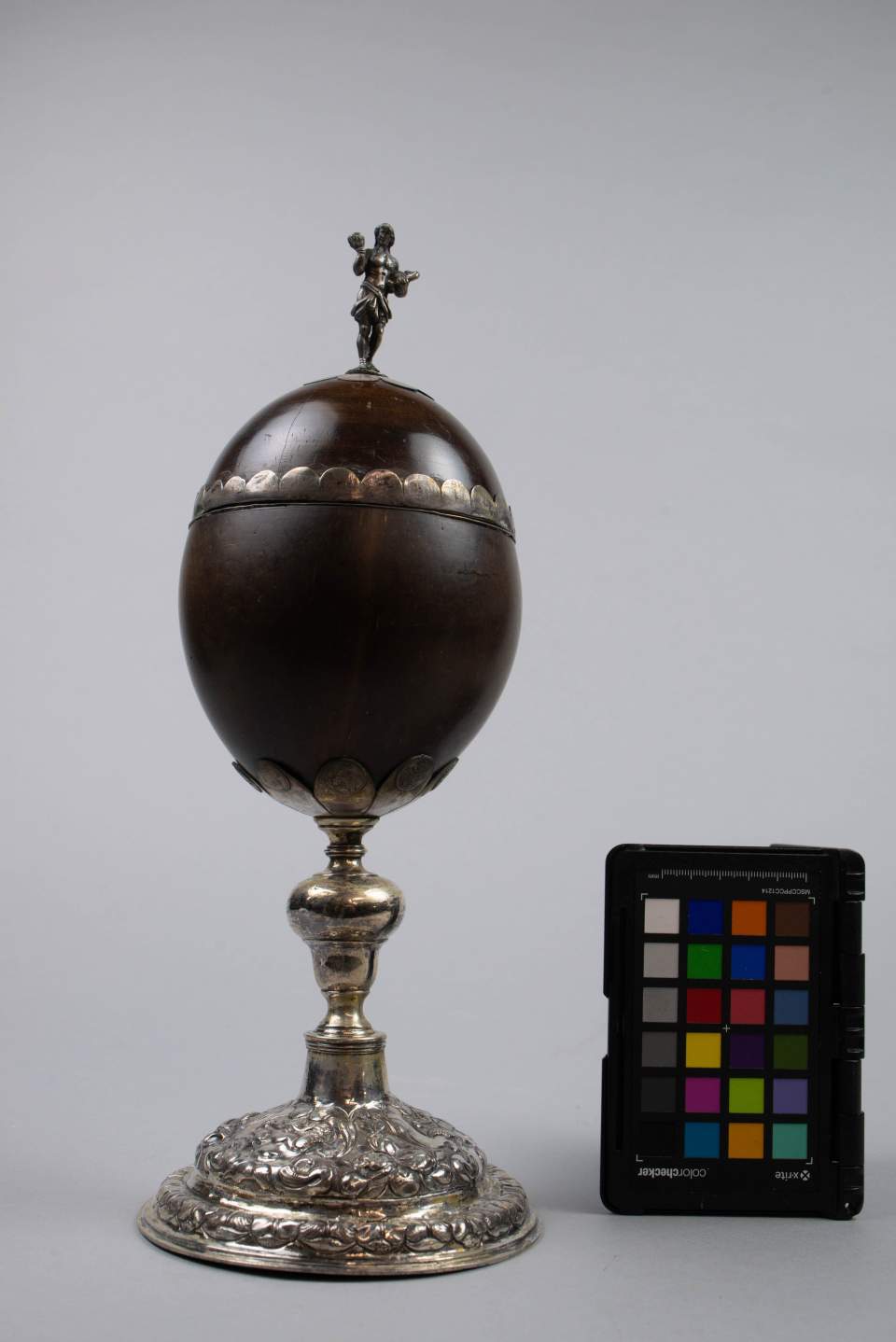 Kokosnuss-Deckelpokal mit St.Galler Münzen, Pokal