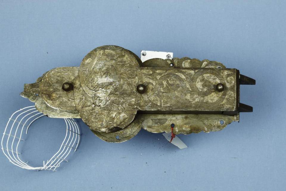Schrankschloss mit zwei schiessenden Fallen