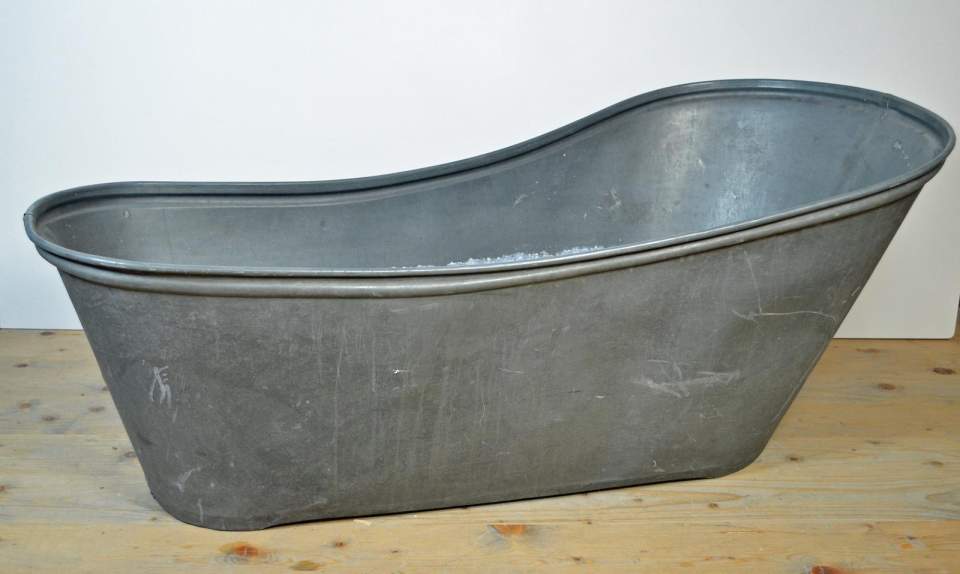 Kinder-Badewanne gross, Blech verzinkt, Holzboden