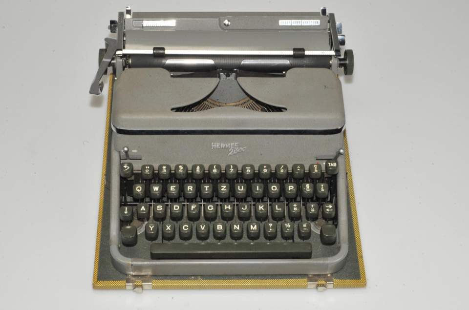 Schreibmaschine Hermes 2000