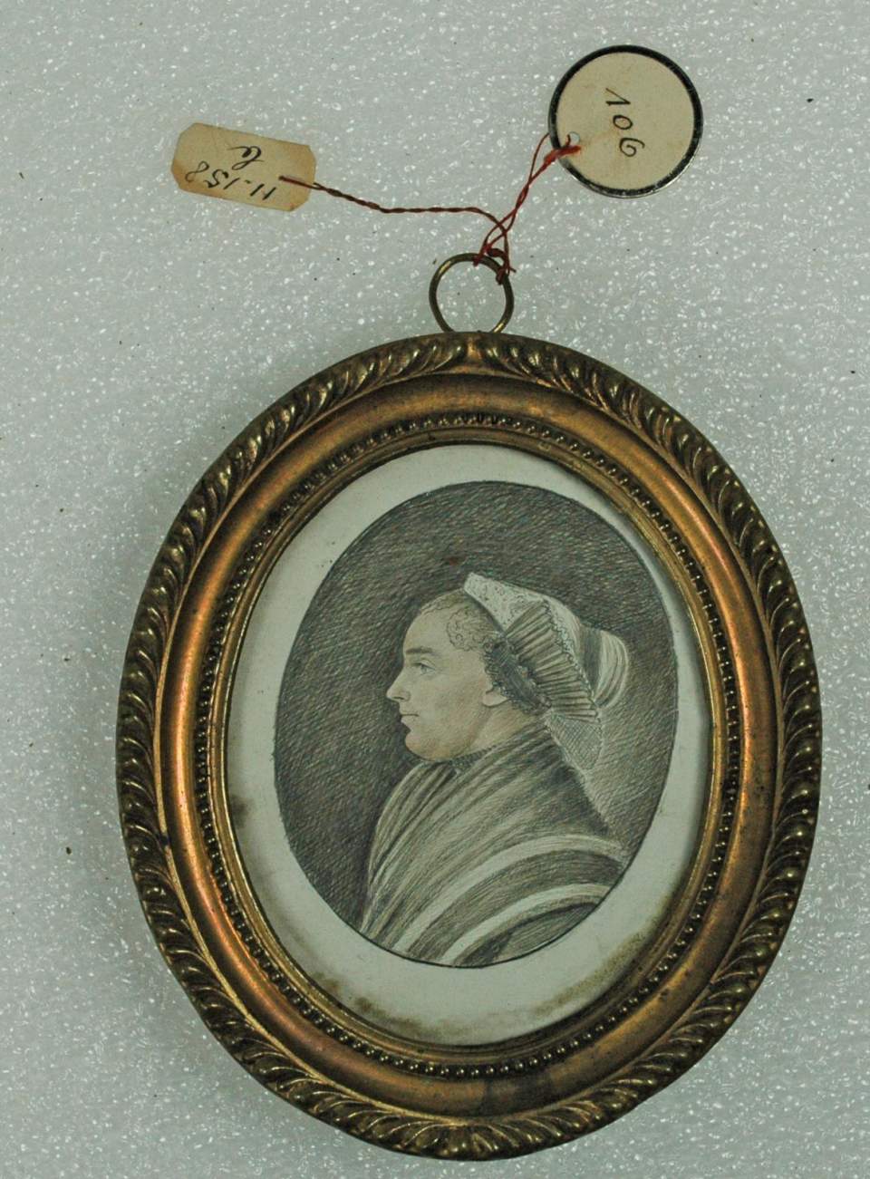 Gemälde, Miniatur einer unbekannten Angehörigen der Fam. Angehrn in den mittleren Jahren in Fürstenländ. (?) Tracht