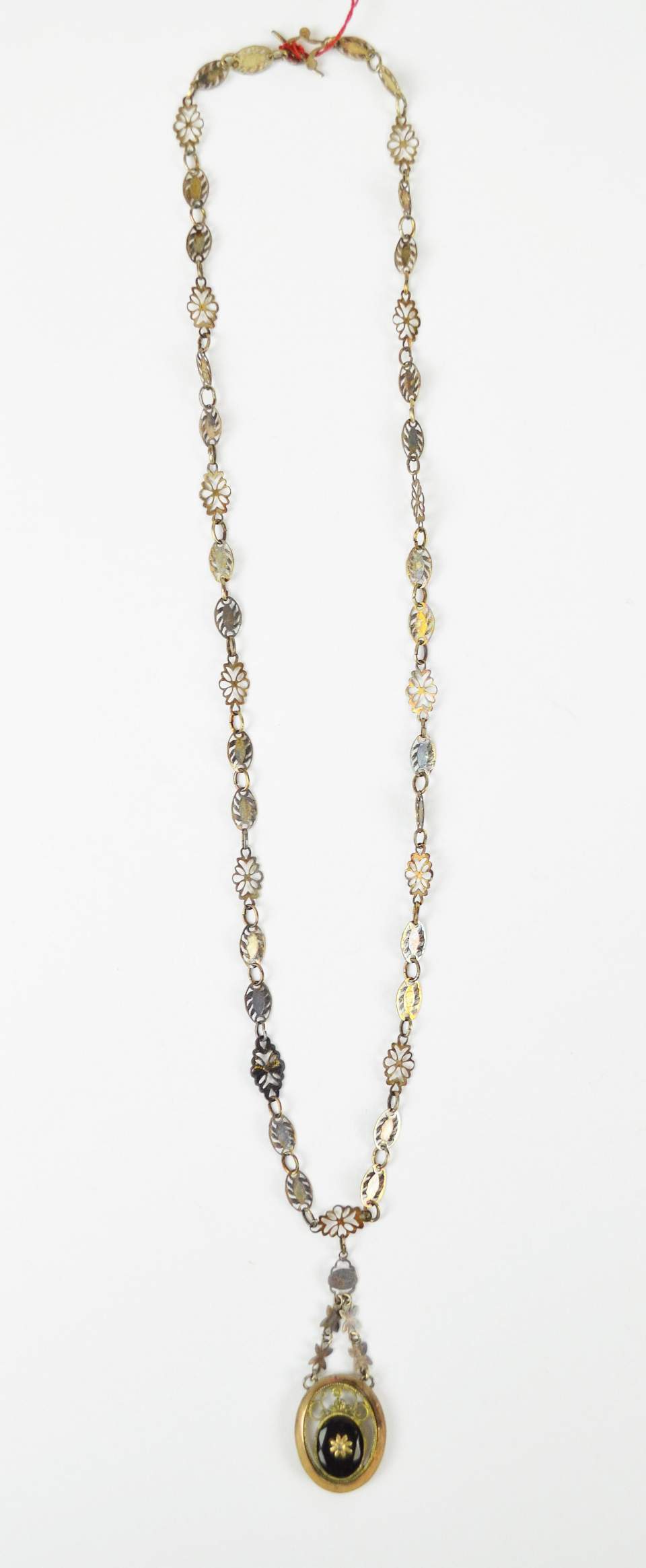 Trachtenschmuck aus dem Toggenburg, Plättlikette mit Anhänger, Halskette