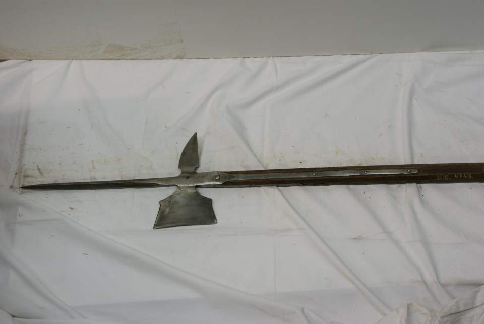 Halbarte, Hellebarde, Stangenwaffe