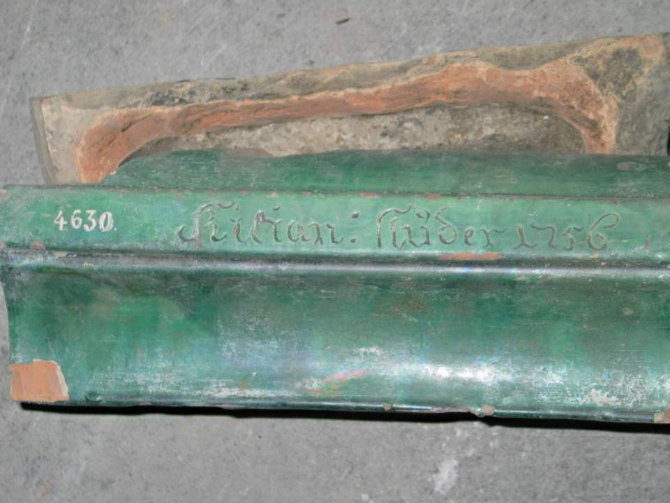 Ofenkachel(n), Gesims, grün
