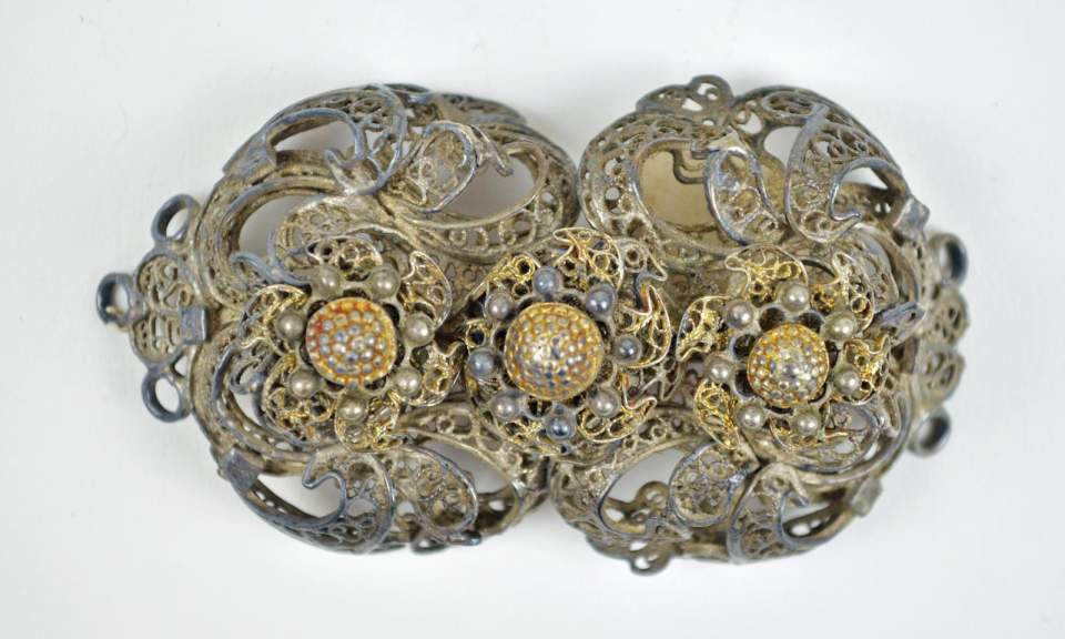 Schürzenrose zweiteilig, Silberfiligranschmuck