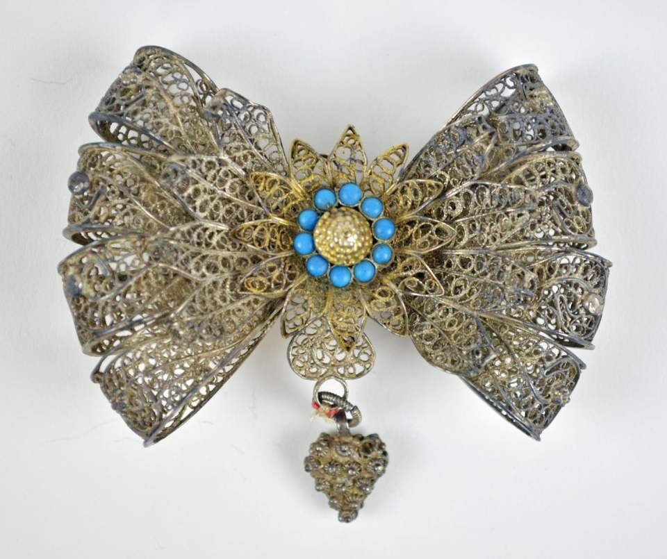 Schürzenrose in Maschenform, Silberfiligranschmuck, Trachtenschmuck
