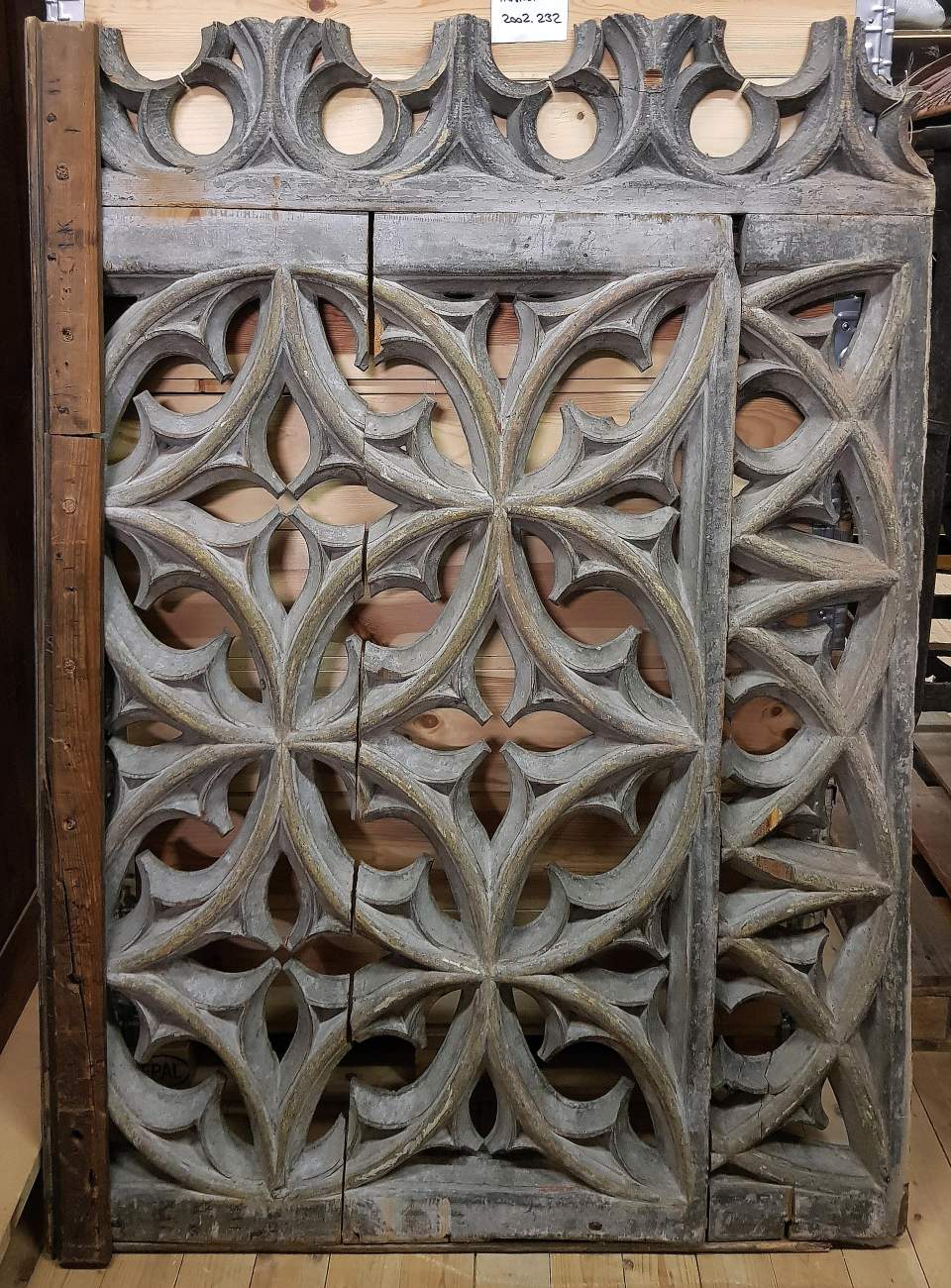 Geschnitztes Gitter, Brüstung,  aus der Pfarrkirche Wil