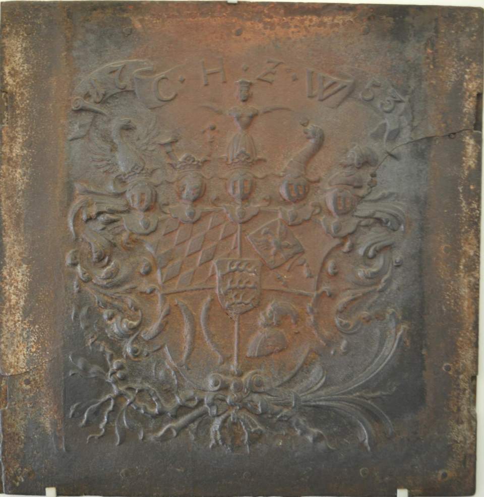 gusseiserne Ofenplatte mit dem Wappen des Herzogs von Württemberg, Kaminplatte