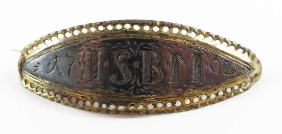Halstuchschlaufe, um 1850
