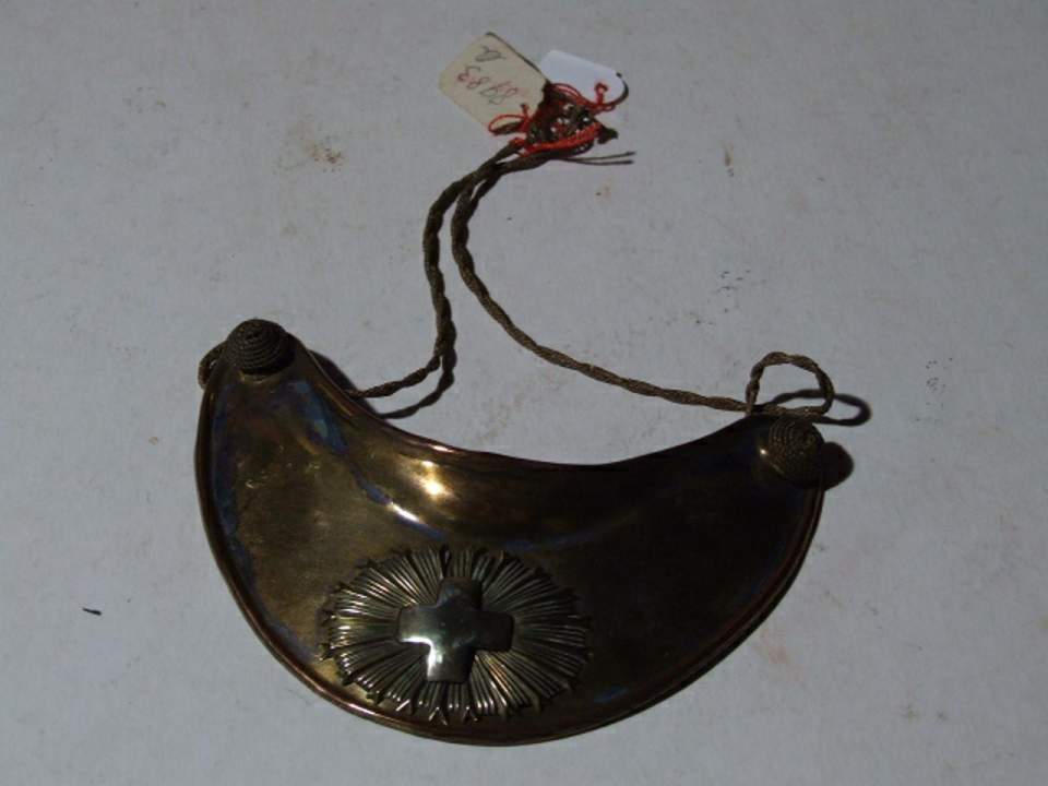 Hausse-Col (Hals- oder Ringkragen)