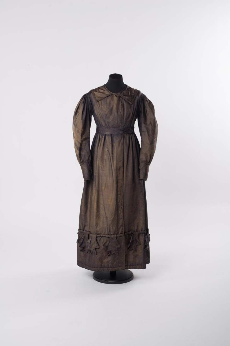 Damenkleid, Mantel