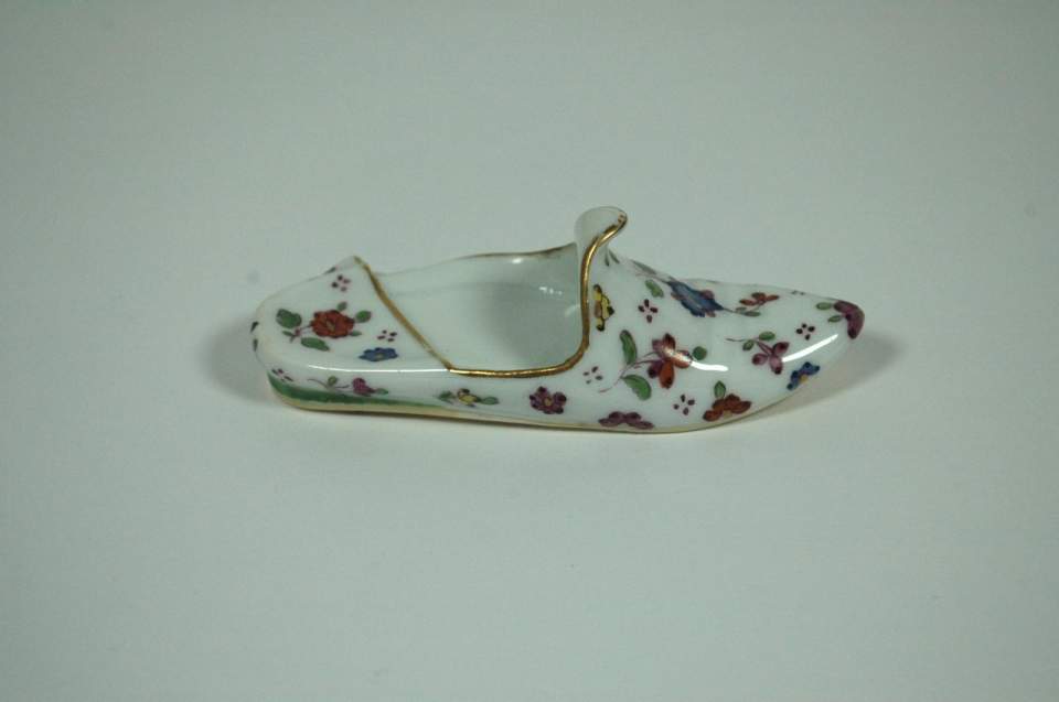 Porzellanfigur, Schuh