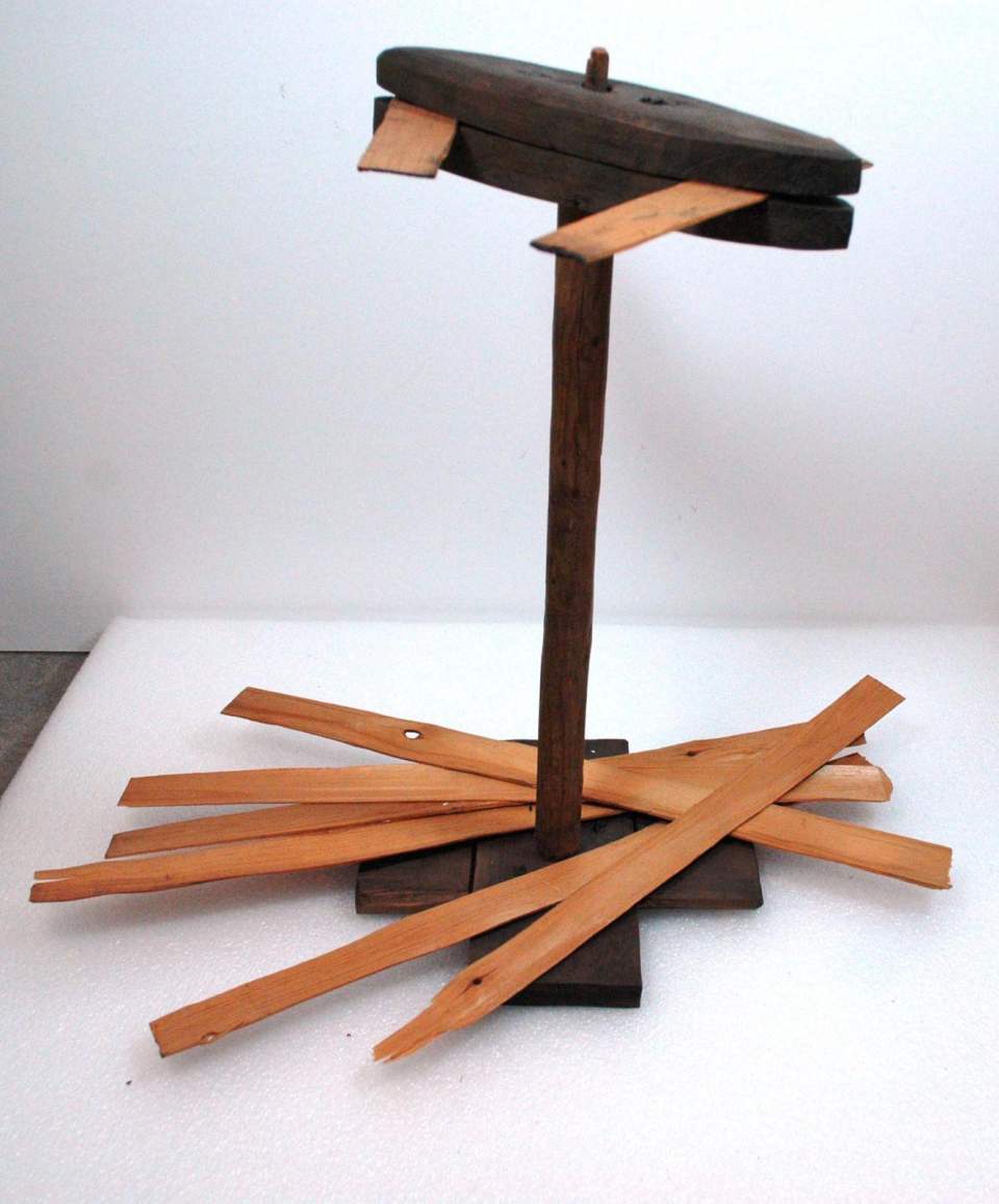 Kienspanhalter und Kienspäne (Lampe)