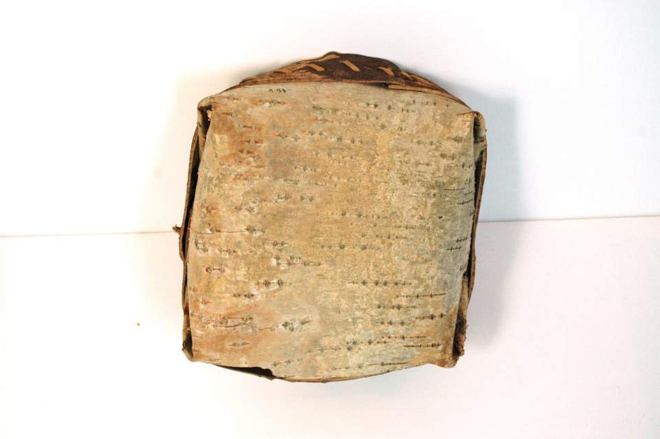 Zwei Speisebehälter 