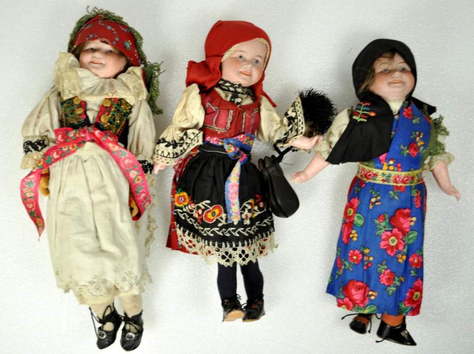 Trachtenpuppen