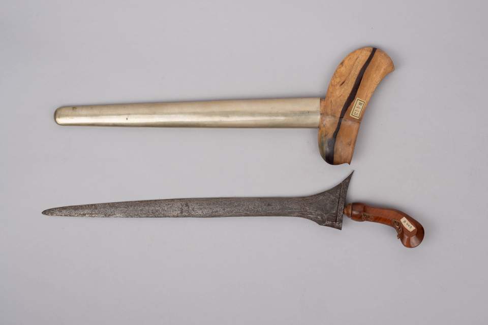 Keris mit Scheide, Dolch