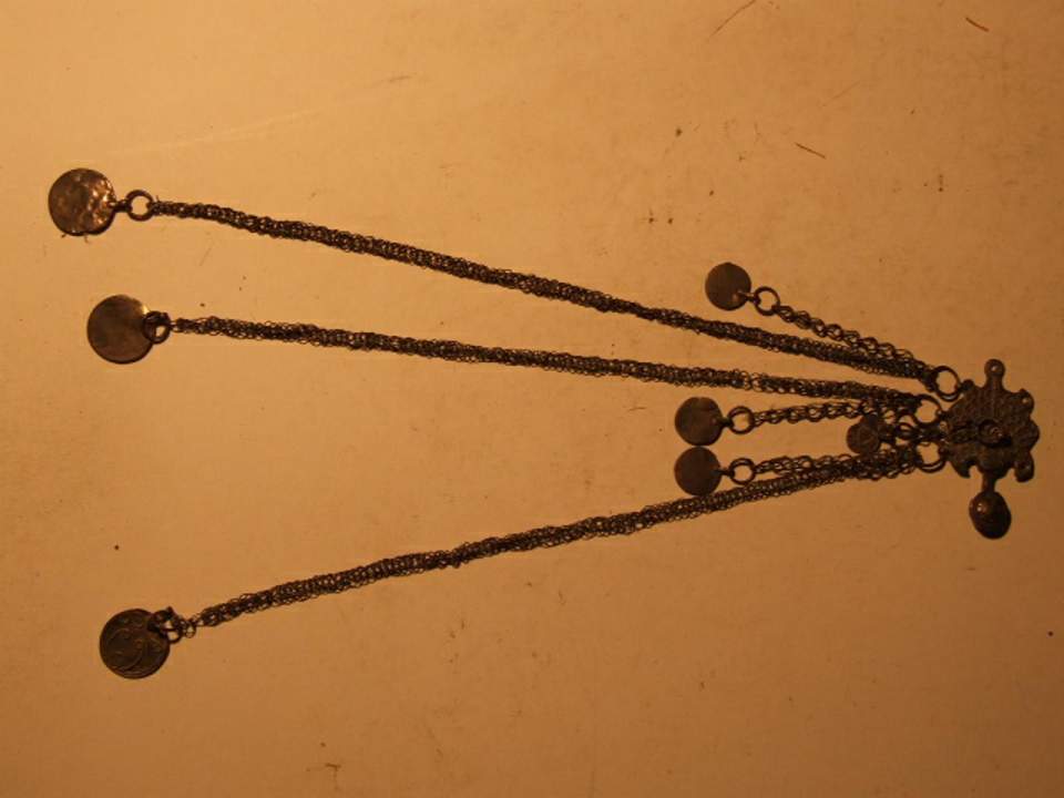 Frauenschmuck