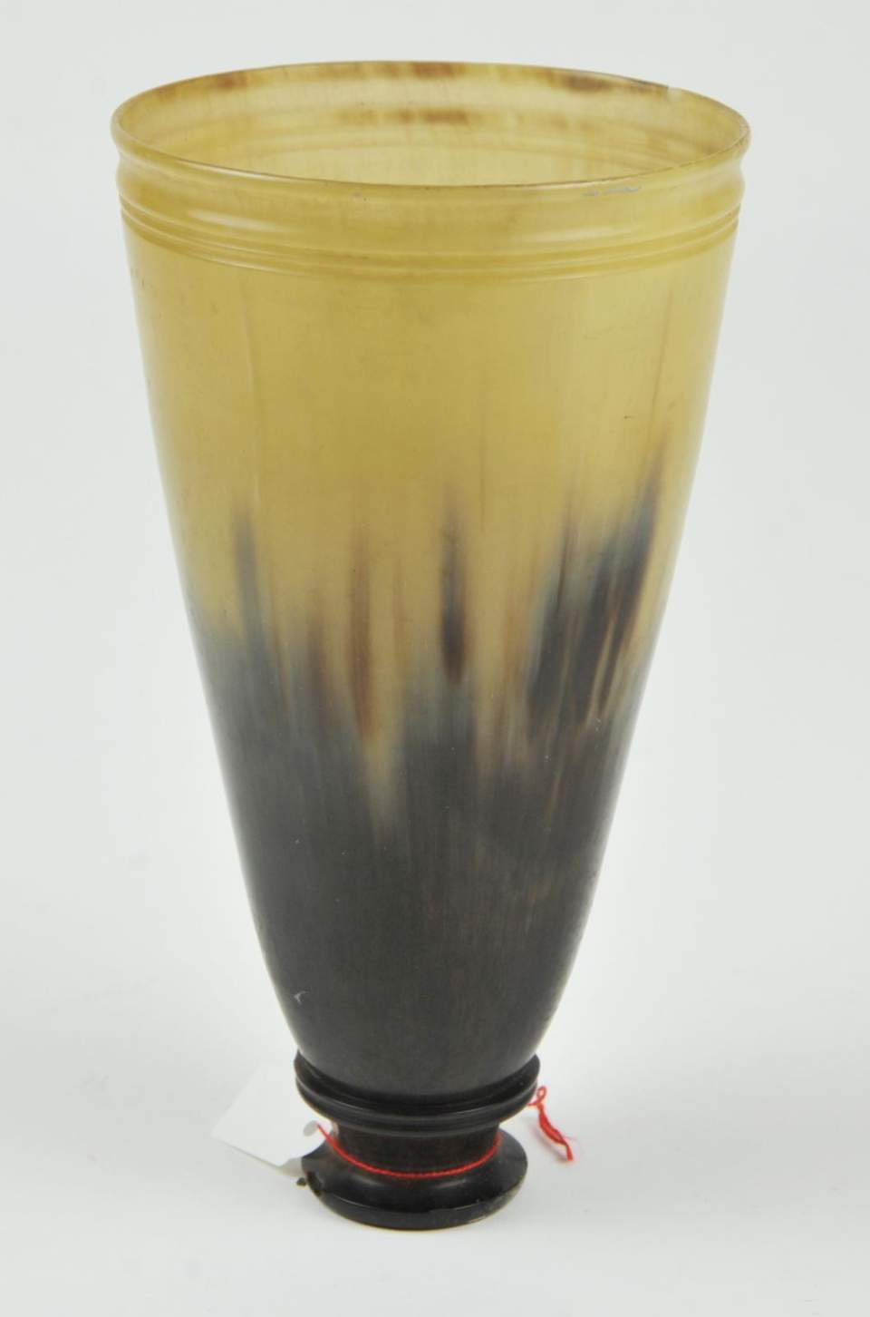 Trinkbecher aus Horn